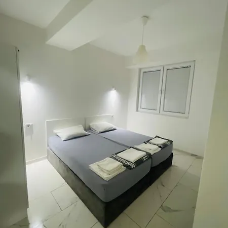 Апартаменты Stylish Near Center - Free Parking *